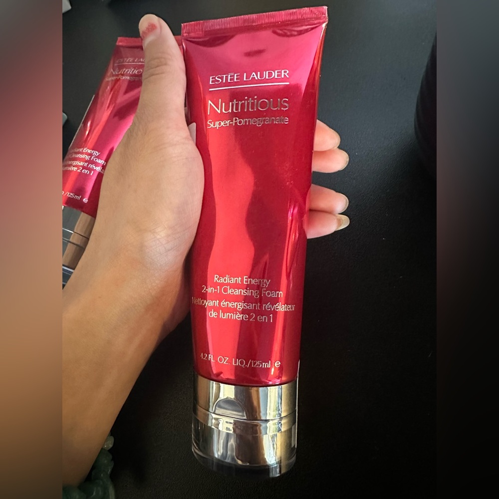 Estée Lauder Nutritious Super-pomegranate 2-in-1 Cleansing Foam 125ml/4.2 Oz - Picture 2 of 6